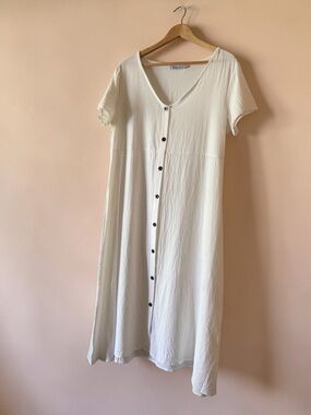 MISSLOOK Ivory Button-Down V-Neck Maxi Dress